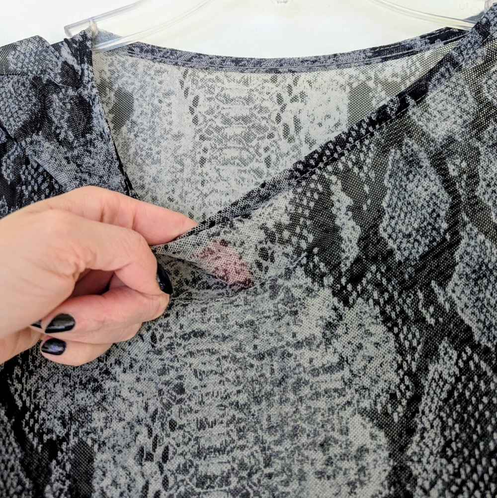 Snake Pattern Long Sleeve Mesh Top - Picture 2 of 4